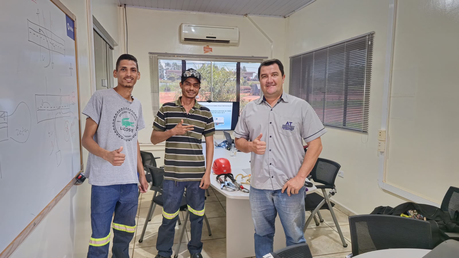 Treinamento de colaboradores conduzido pela AT Assessoria e Consultoria